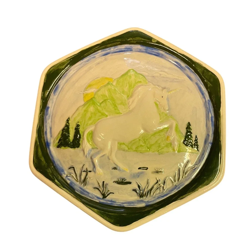 Vintage 1984 Ila Gene Moss Signed Ceramic Unicorn Trinket Box‎ Hexagon 4.5